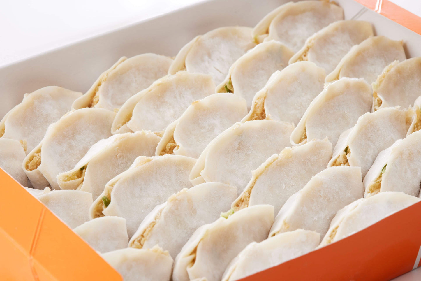 餃子専門店チャンピオン 箱に入った冷凍餃子35個