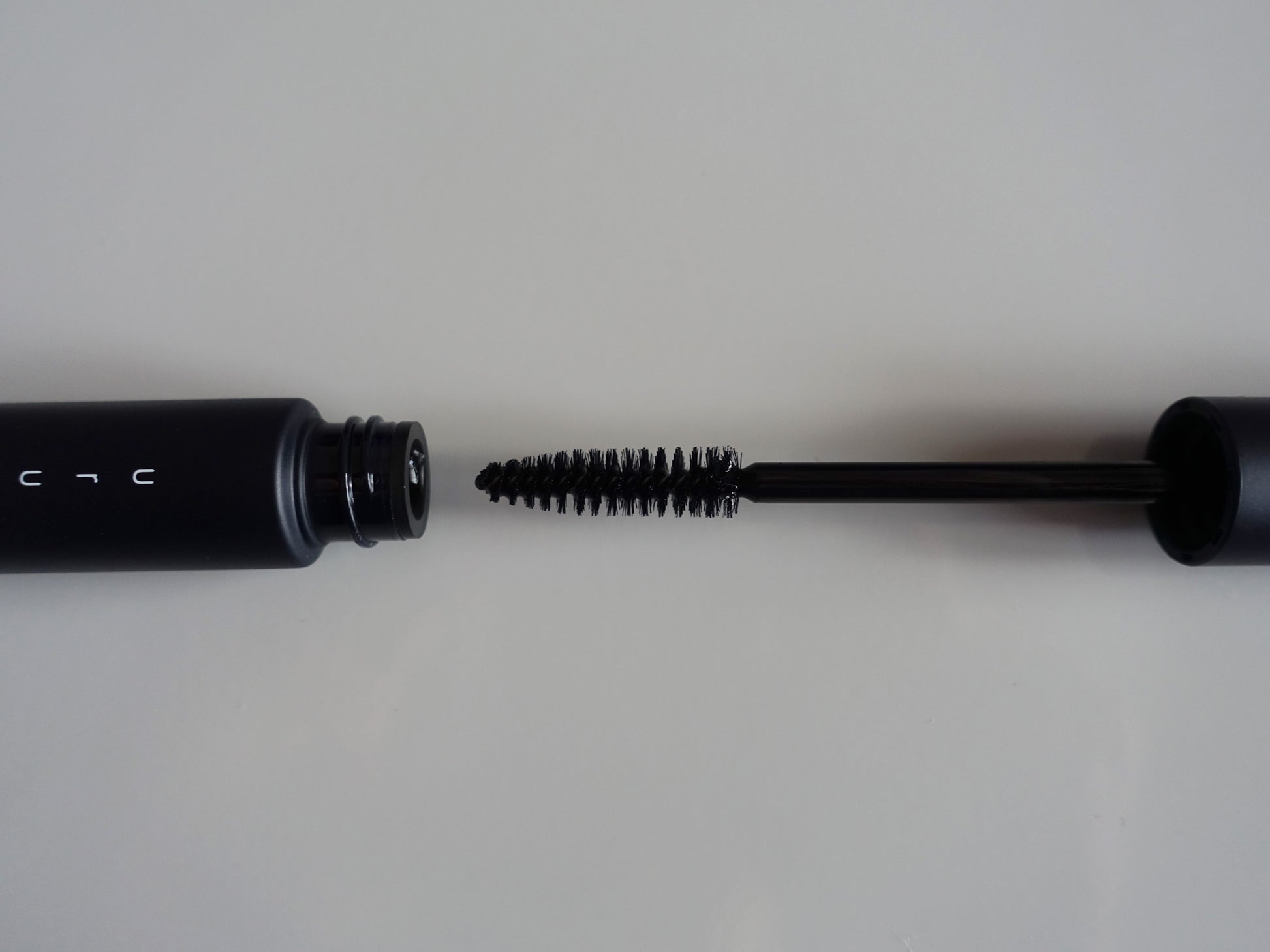 uruotte リタッチヘアマスカラ