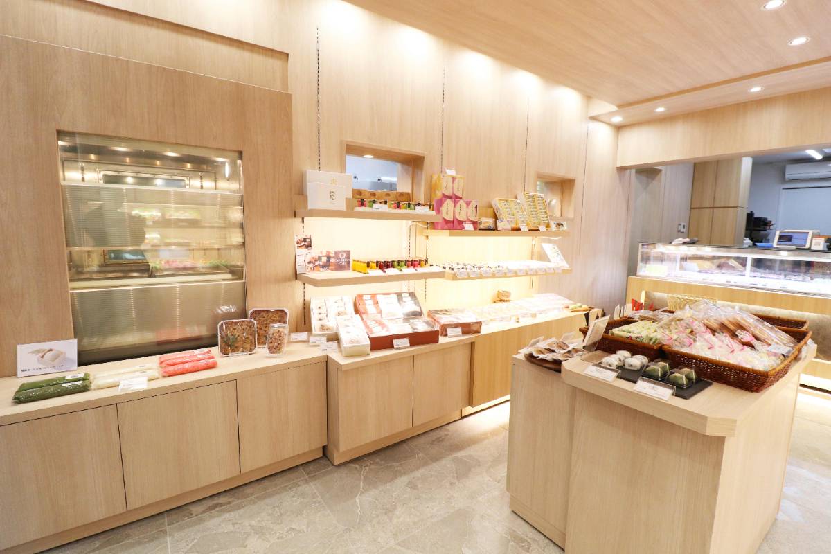 大阪甘泉堂 店舗内