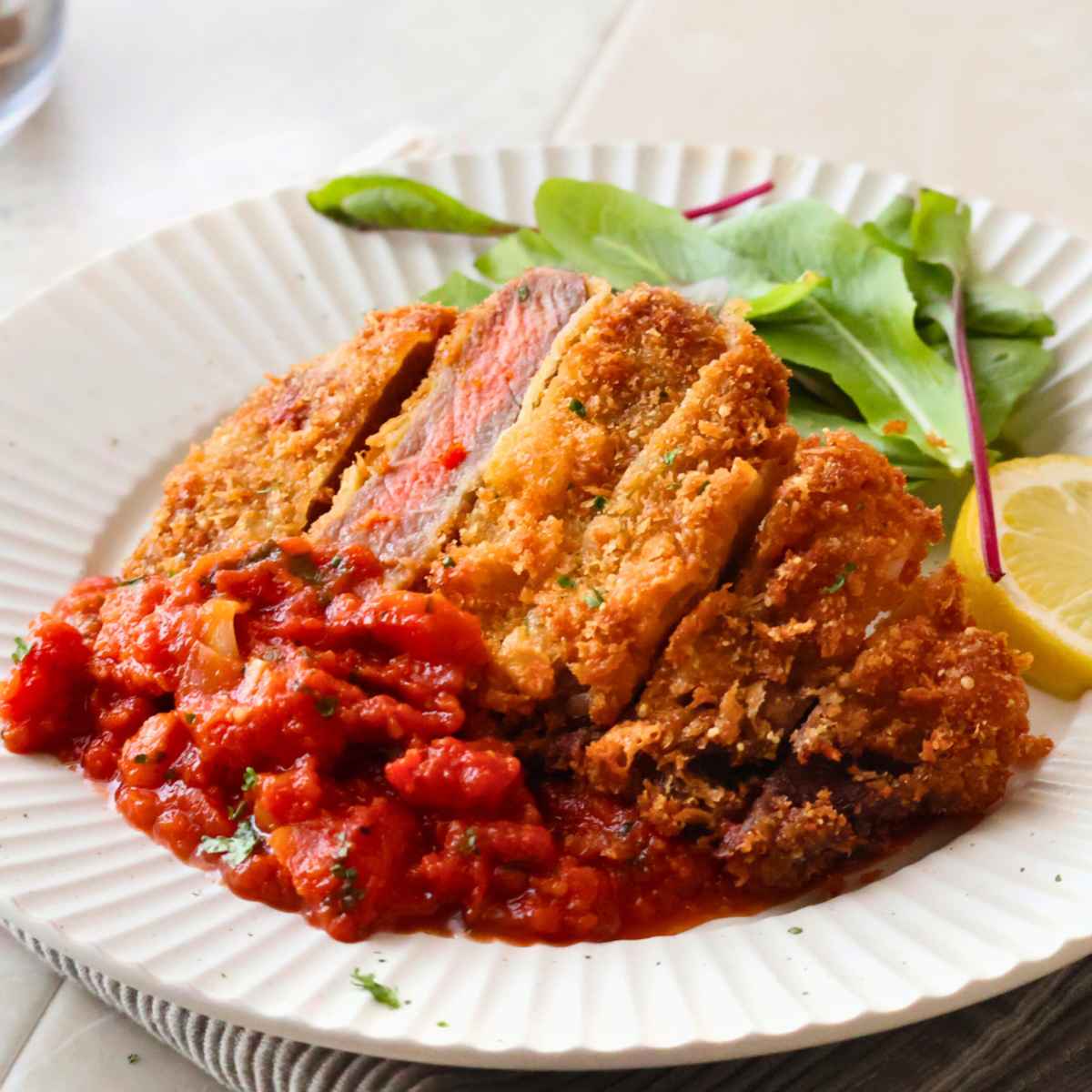 モッタイナイビーフの厚切りステーキのミラノカツレツ