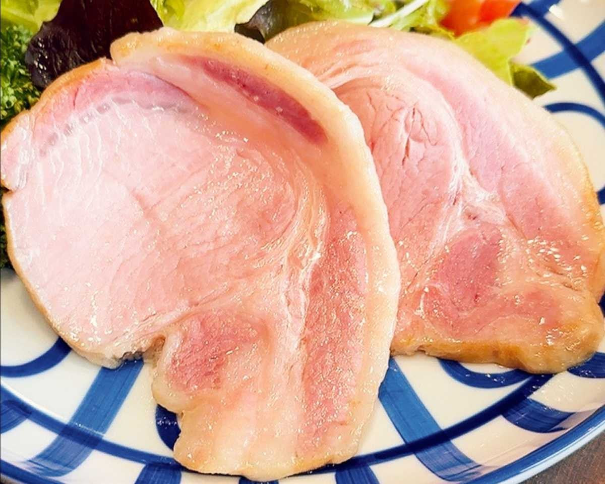 【薪炭火仕上げベーコン・厚切りロースハム入り】贅沢3種セット（C）