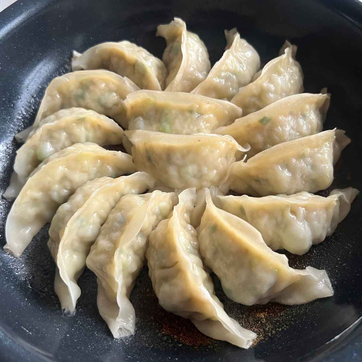 ソルティチキン餃子 （30個入り）タレなし／ほぁんほぁん点心餃子工房舗
