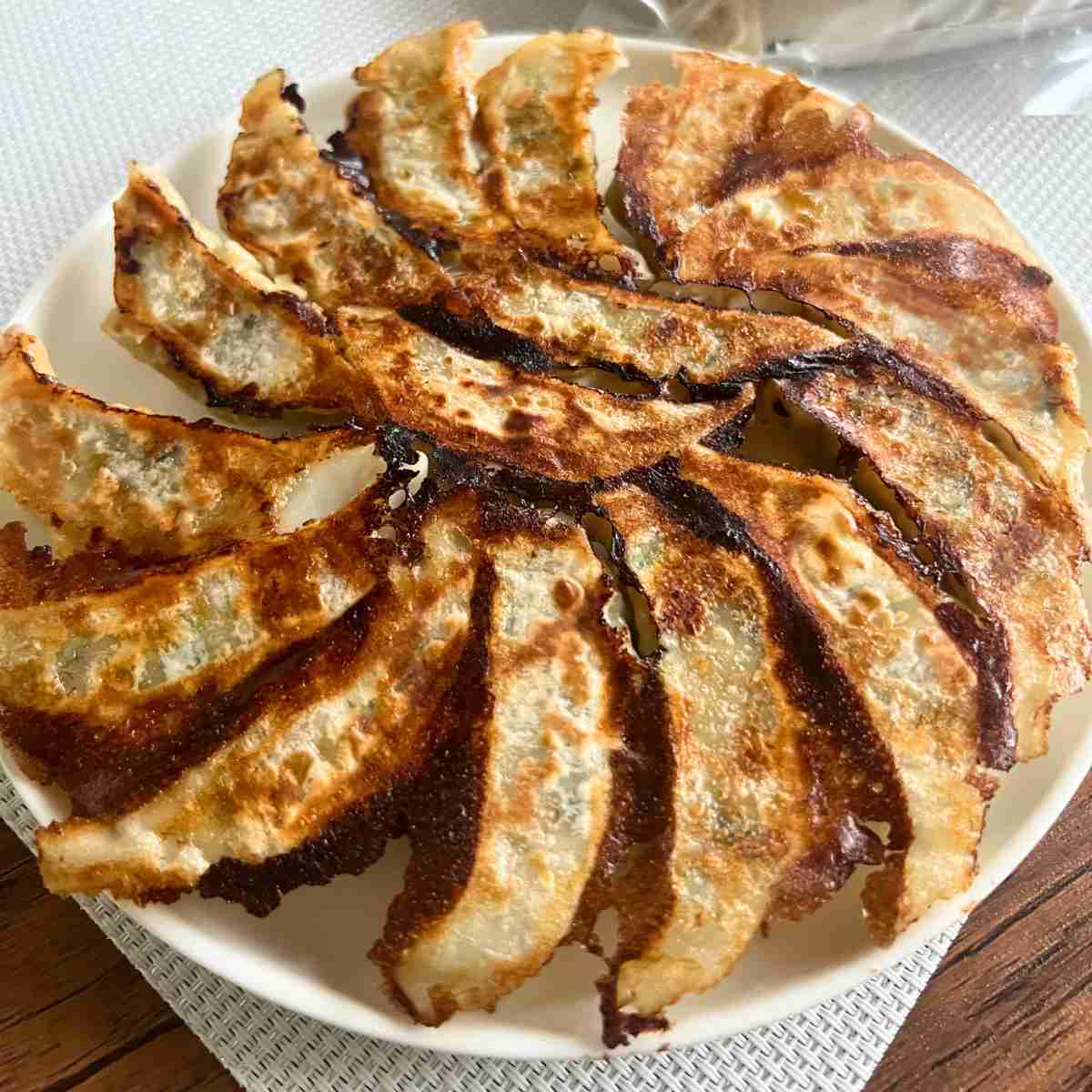 ソルティチキン餃子 （30個入り）タレなし／ほぁんほぁん点心餃子工房舗