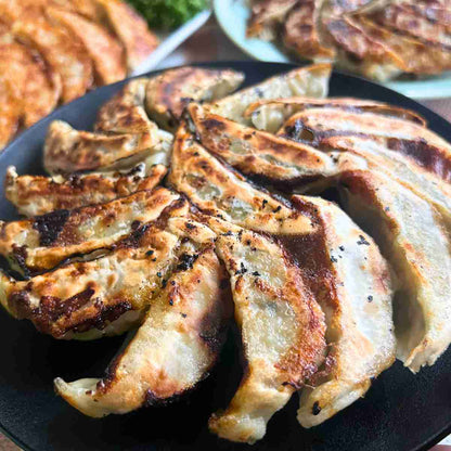 ソルティポーク餃子（30個入り）タレなし／ほぁんほぁん点心餃子工房舗