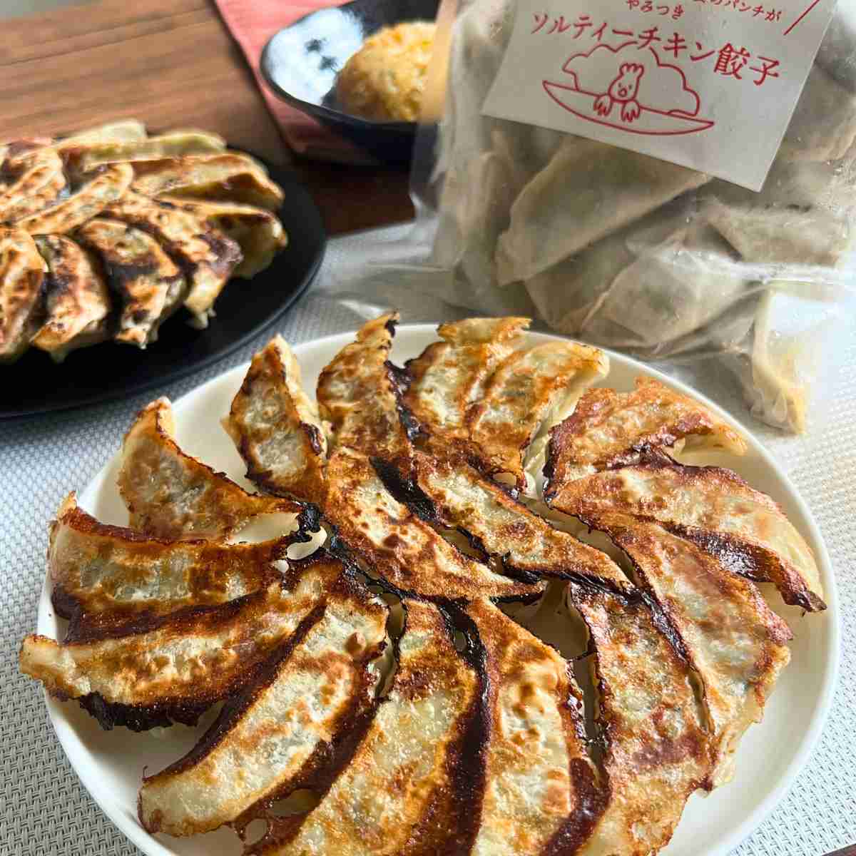ソルティチキン餃子 （30個入り）タレなし／ほぁんほぁん点心餃子工房舗