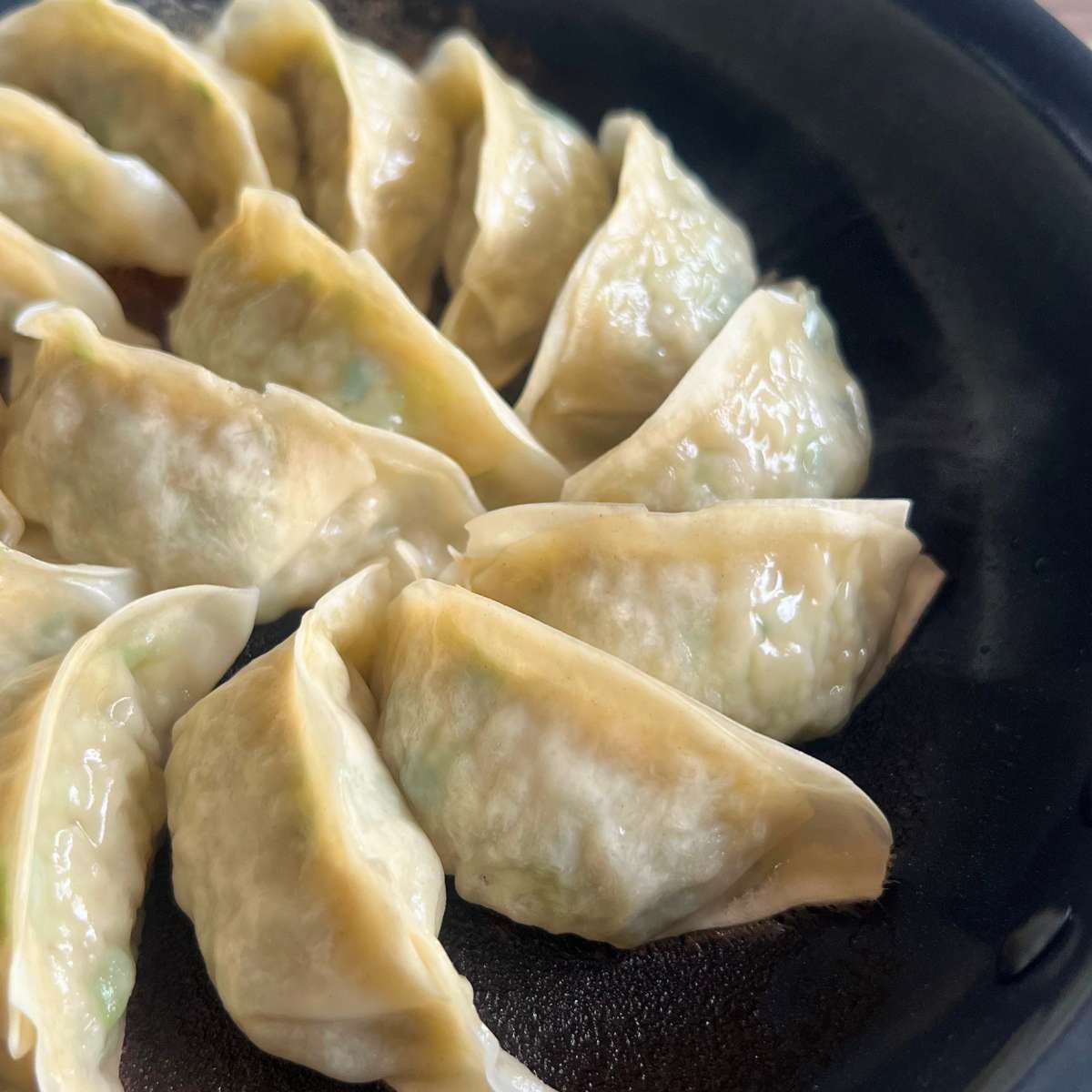 ソルティポーク餃子（30個入り）タレなし／ほぁんほぁん点心餃子工房舗