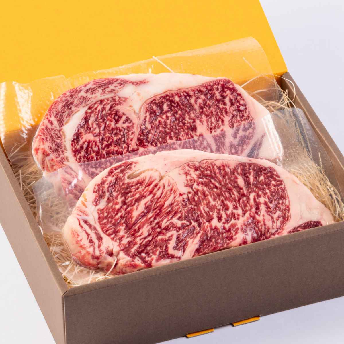 ギフトBOXに入った厚切りステーキ