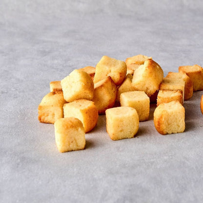 パラっと並んでいる「瀬戸内レモンハニー」フィナンシェCUBE