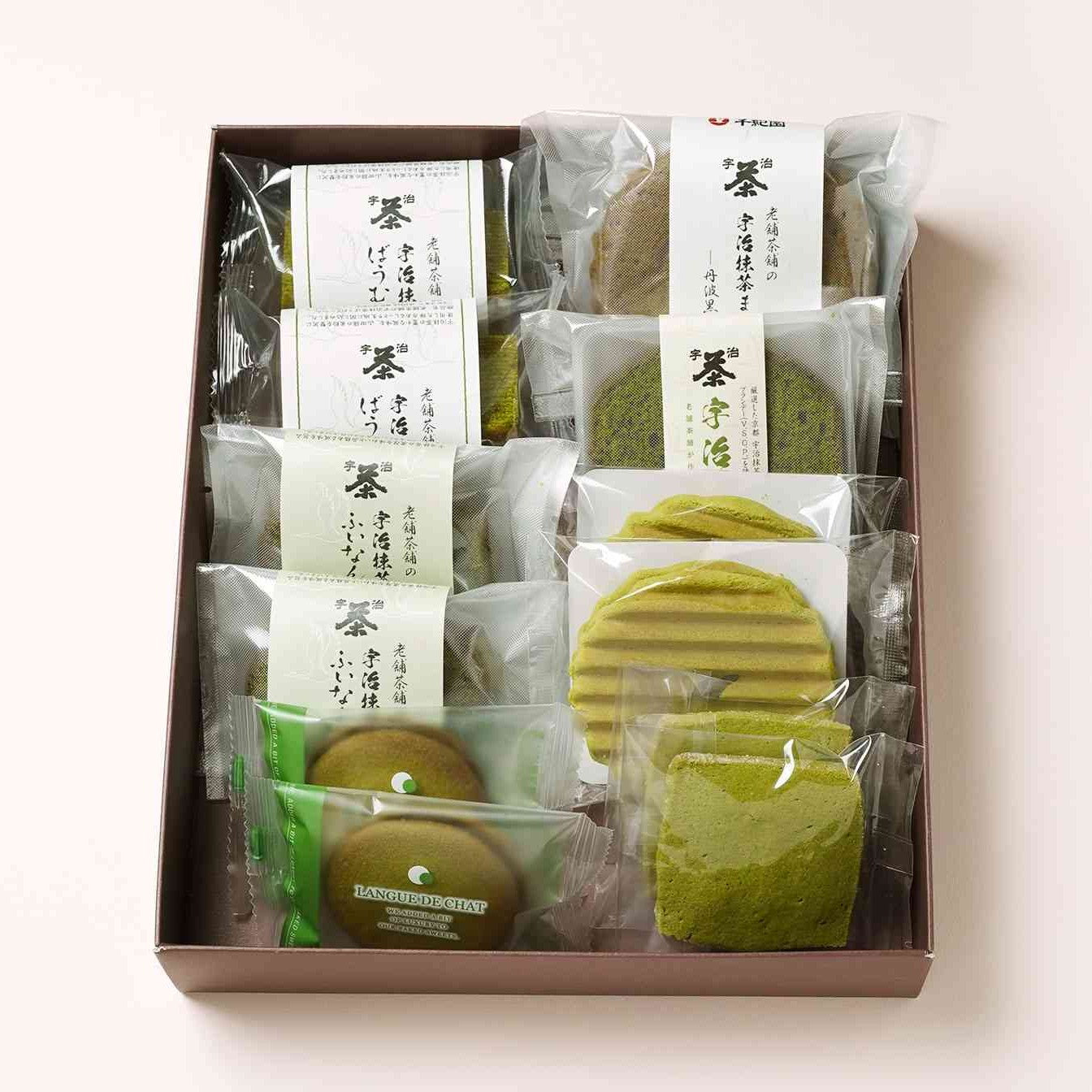 箱に入った宇治抹茶焼き菓子詰合せ