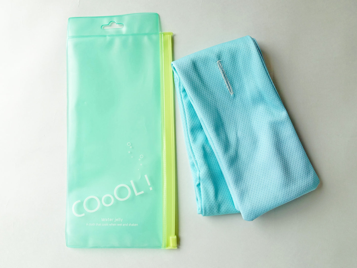 water jelly 振ってひんやり保冷剤ポケット付きタオル（ミント）